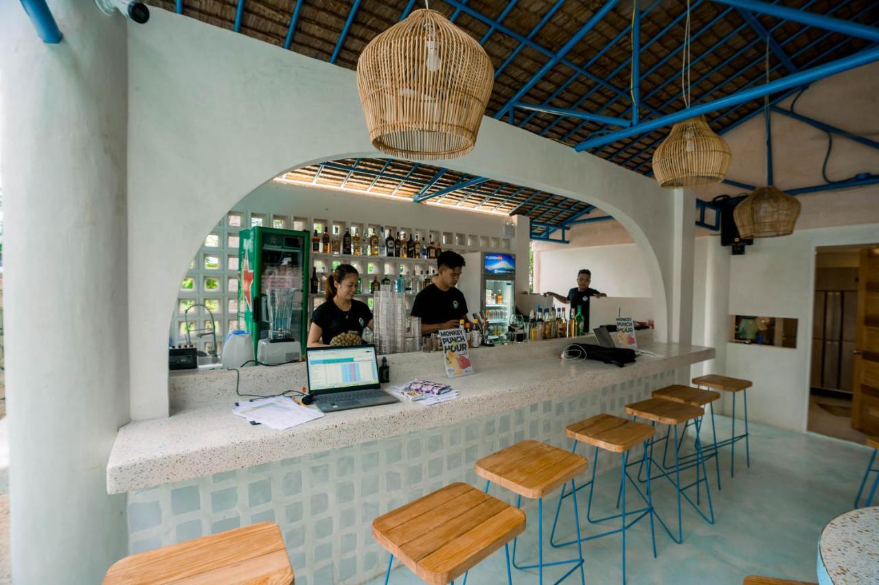 Mad Monkey Panglao 호스텔 외부 사진